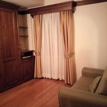 Borgo Capponi Relais Hotel 4*