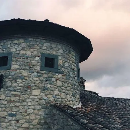 Отель Borgo Capponi Relais Castel d'Aiano